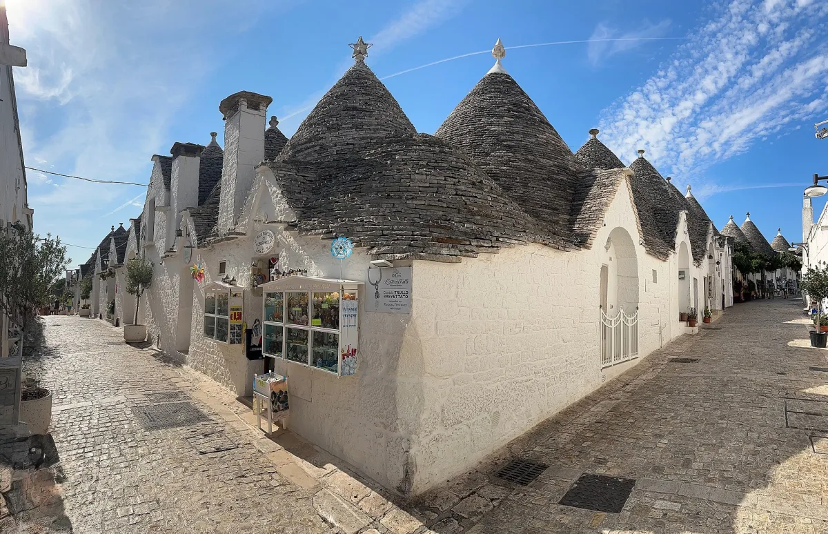 Belvedere Santa Lucia ad Alberobello: il panorama sui trulli