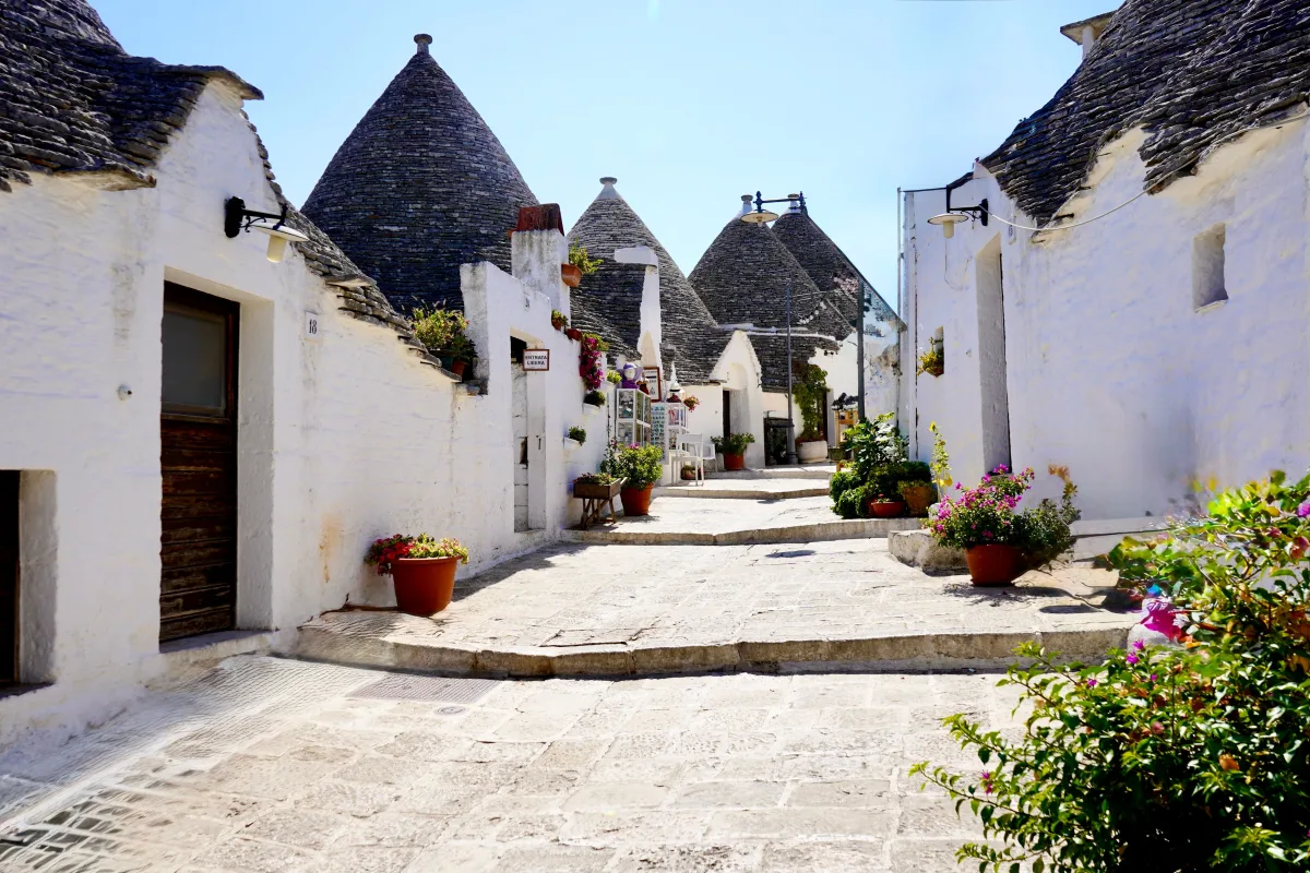 Come arrivare ad Alberobello: distanze e collegamenti aggiornati 2026